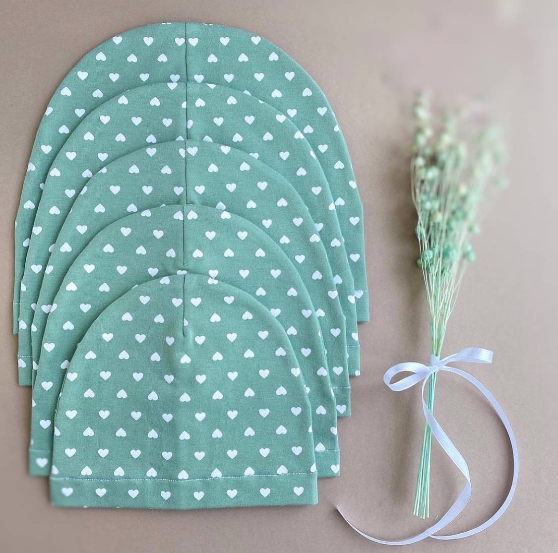 Шапка в сердечка 